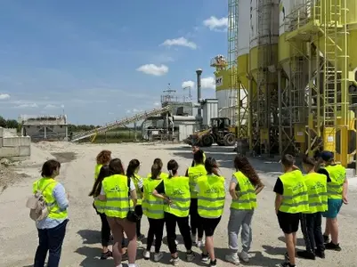 Poseta srednjoškolaca fabrici u Apatinu