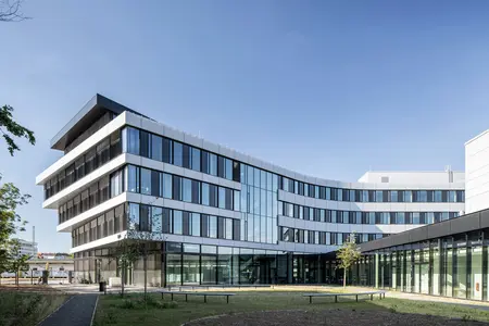 Fraunhofer_IEE_Institut_01.jpg