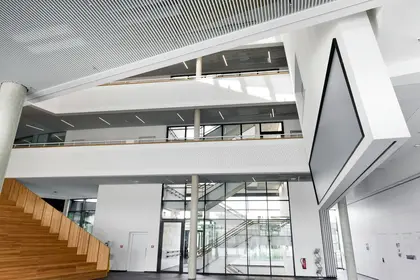 Fraunhofer_IEE_Institut_02.jpg